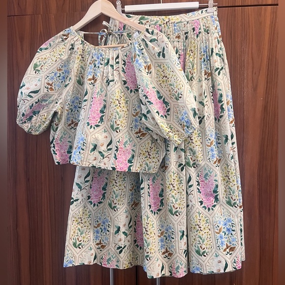 HUNTER BELL Dresses & Skirts - Printed Top With Pintuck Pleated Skirt